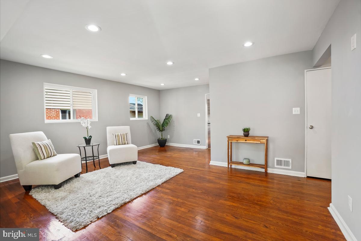 WHEATON WOODS - Residential