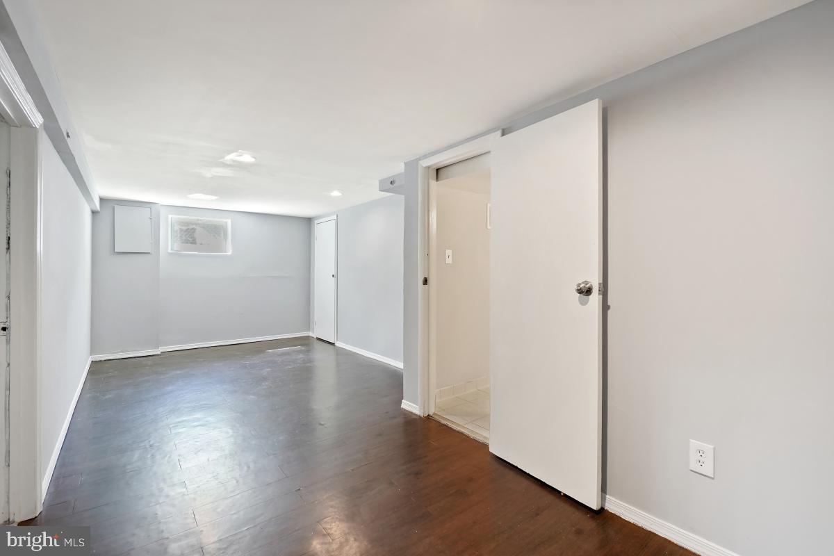 WHEATON WOODS - Residential