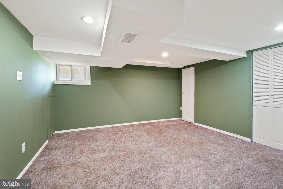 WHEATON WOODS - Residential