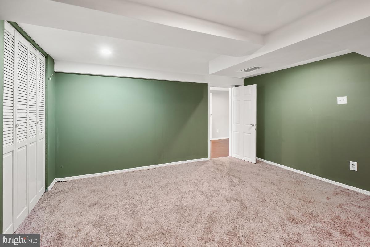 WHEATON WOODS - Residential