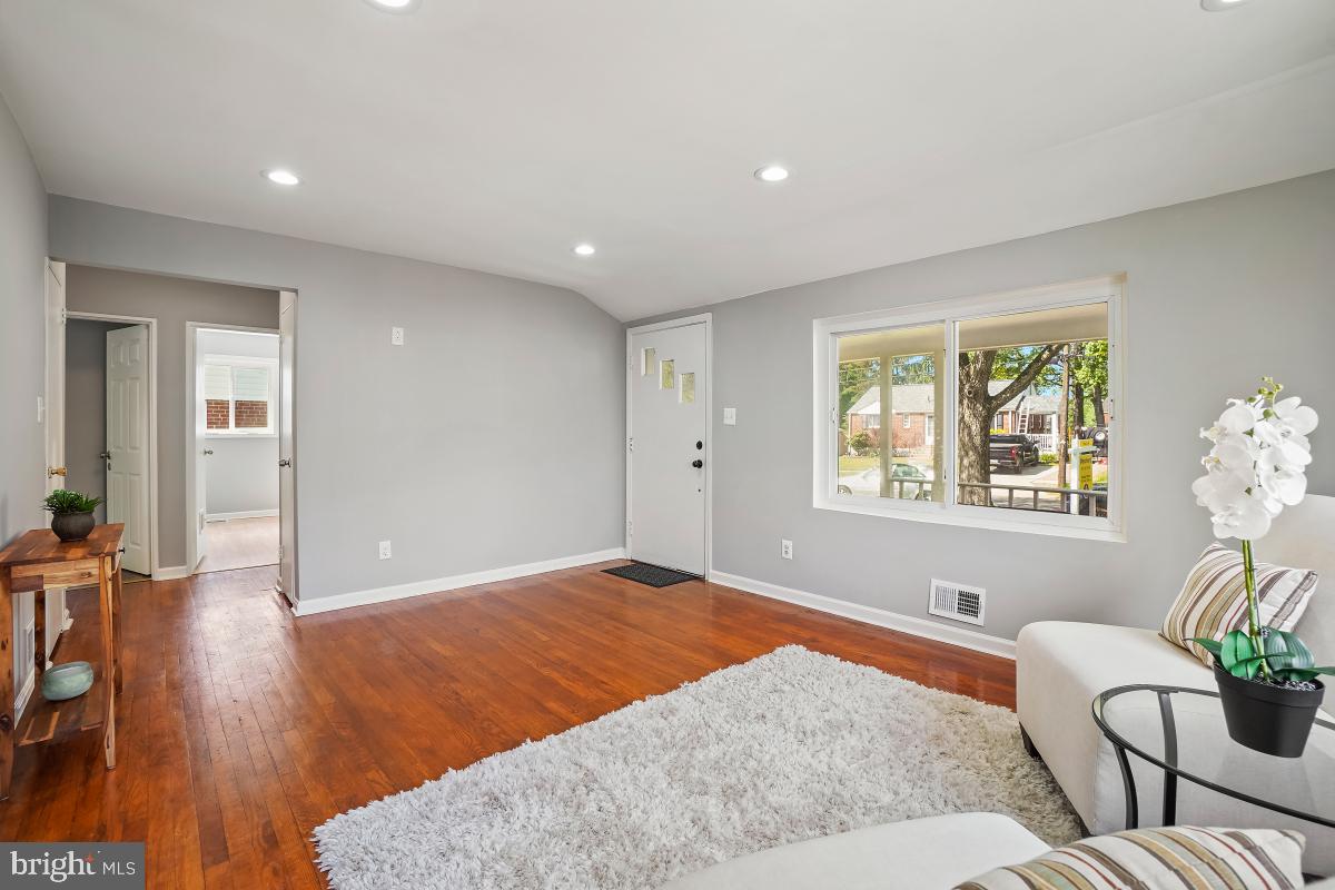 WHEATON WOODS - Residential