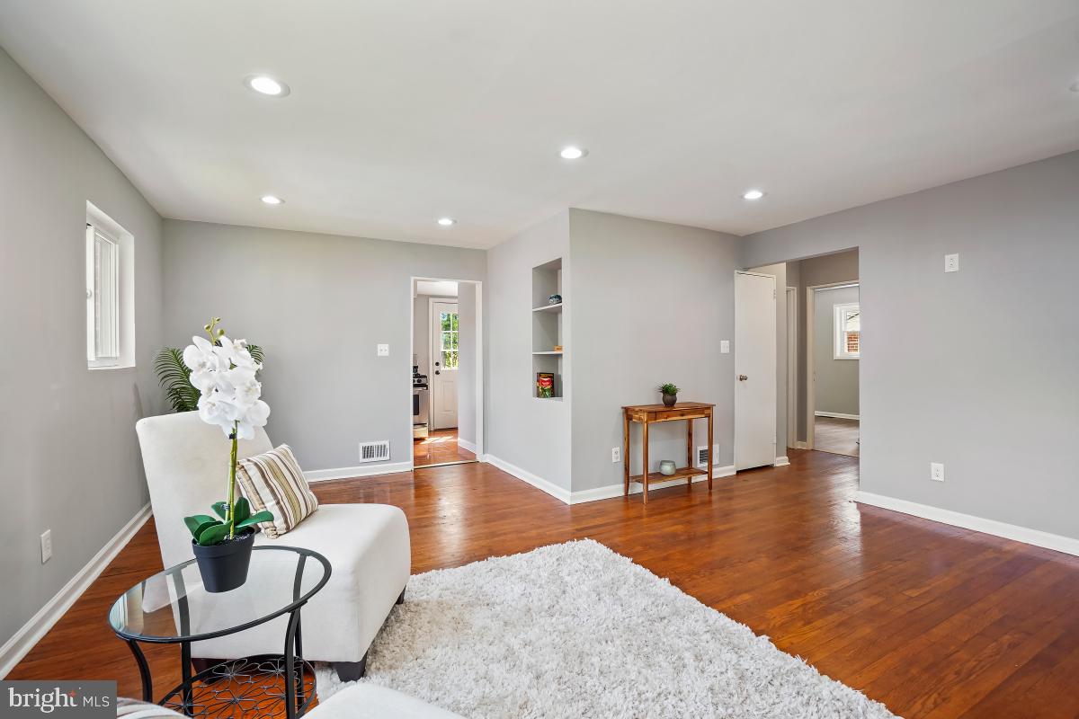 WHEATON WOODS - Residential