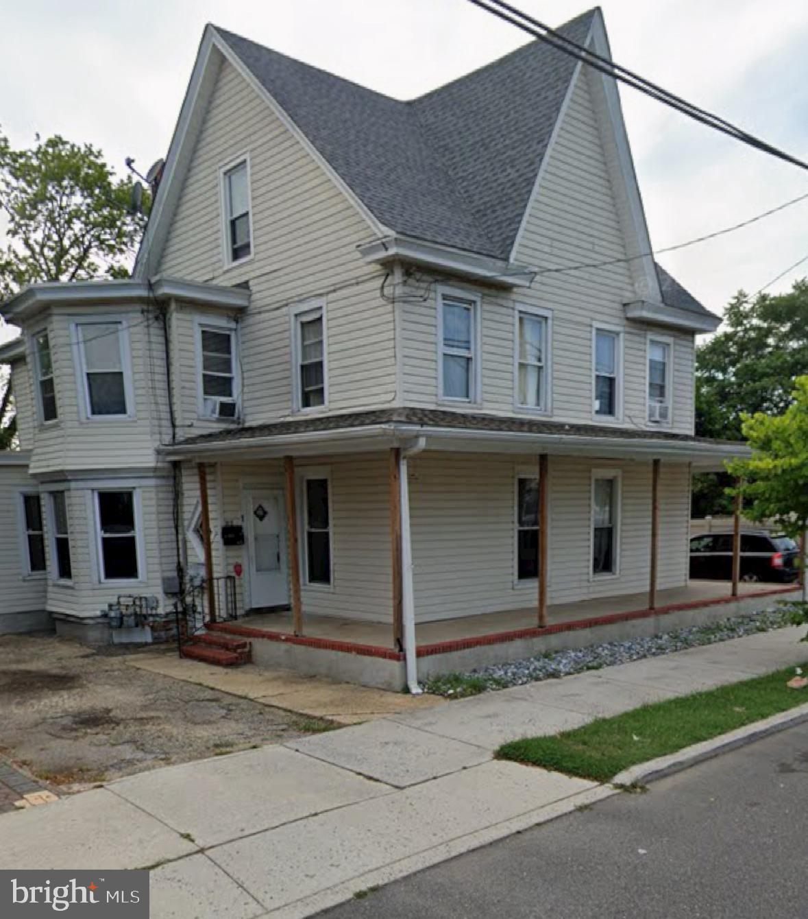 312 N 2ND ST