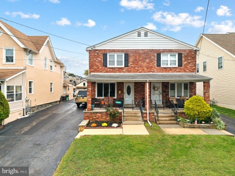 Photo of 2609 Chestnut Avenue, ARDMORE, PA 19003 (MLS # PADE2125898)
