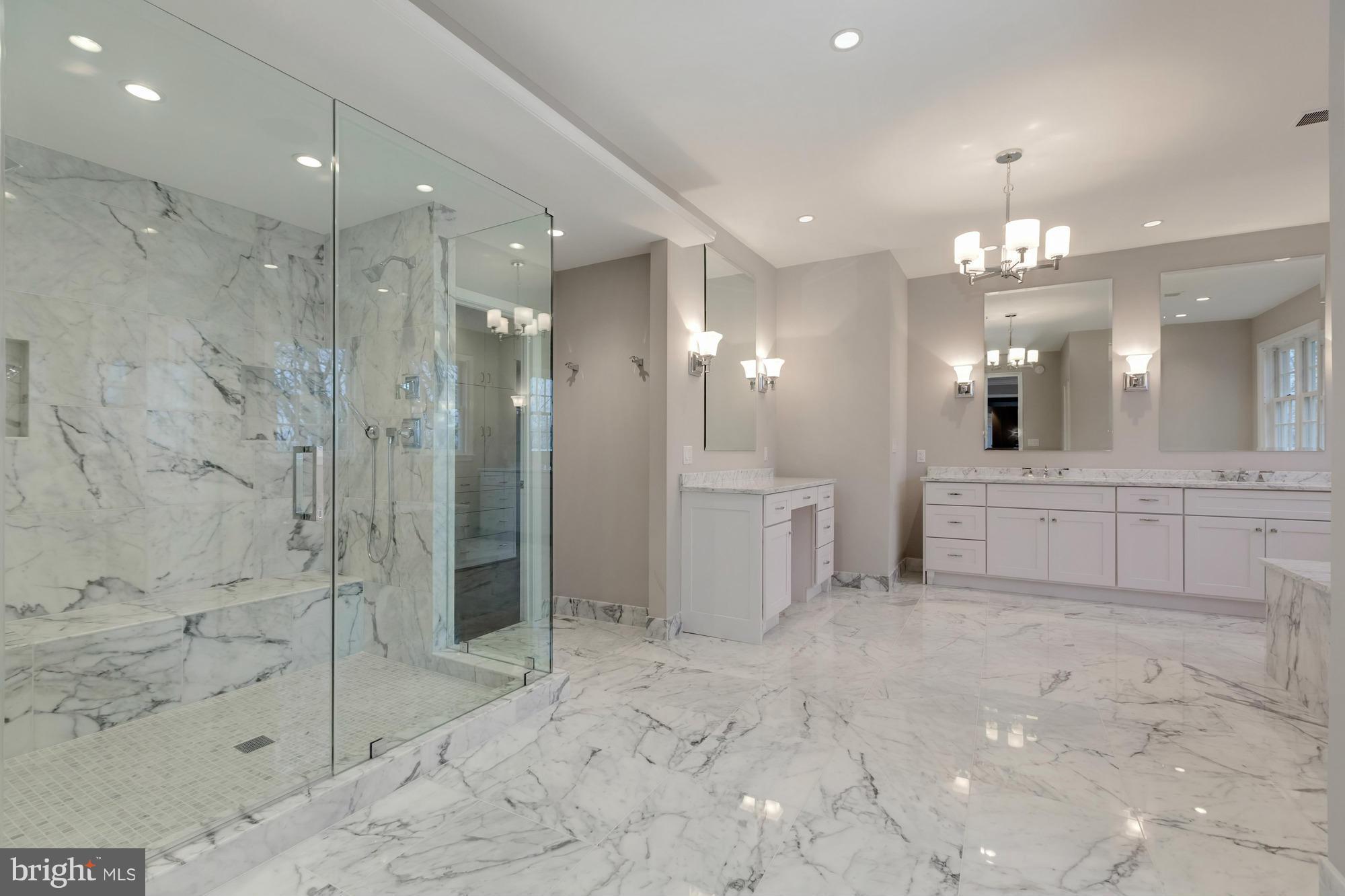 CHAIN BRIDGE - Residential