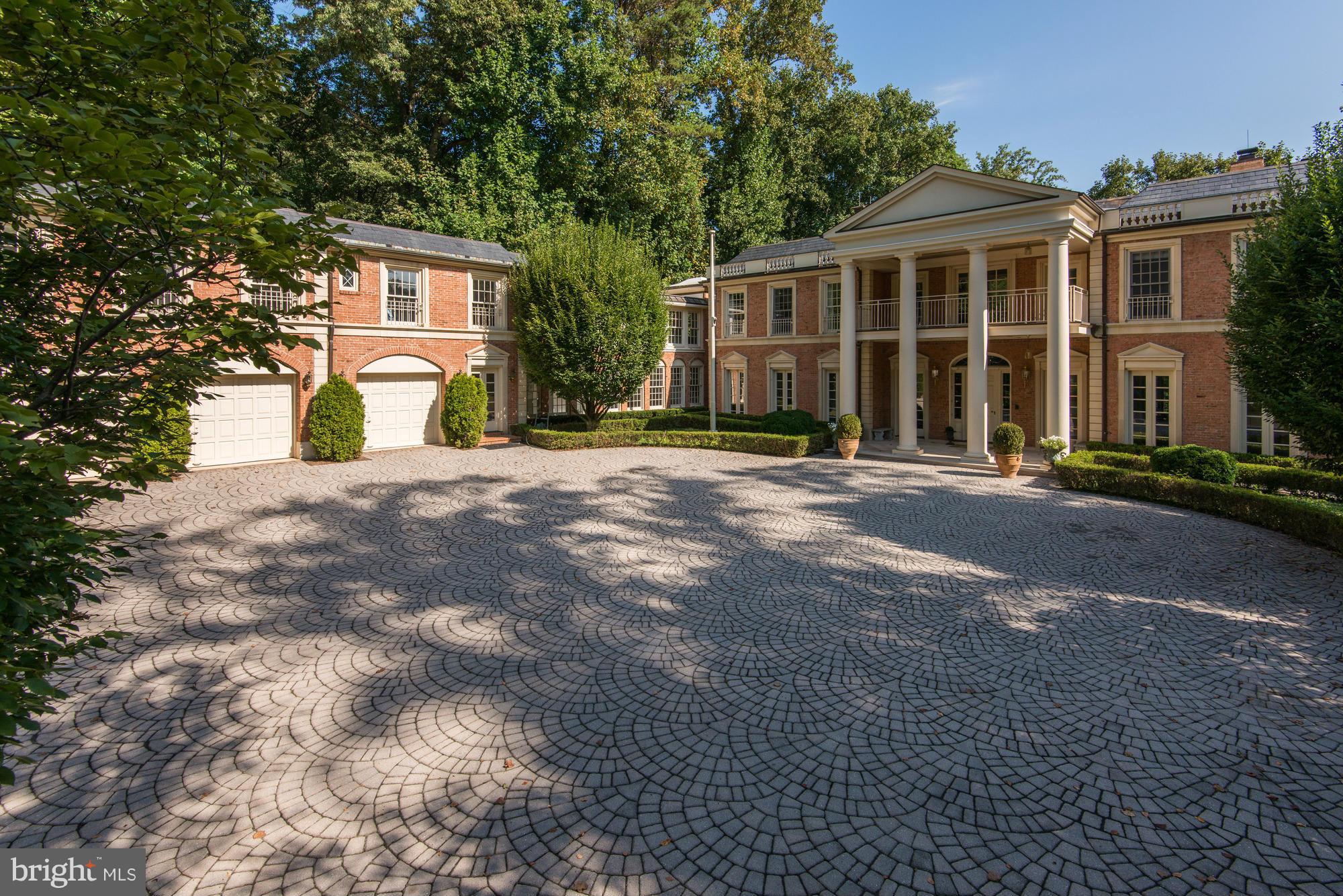 CHAIN BRIDGE - Residential
