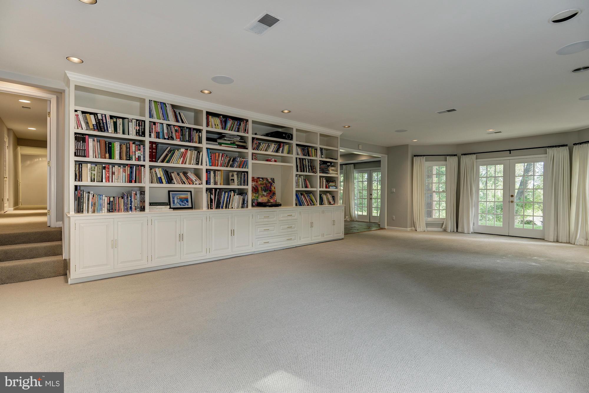 CHAIN BRIDGE - Residential