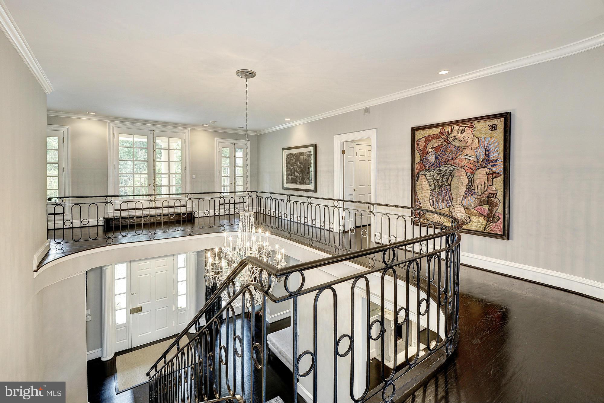 CHAIN BRIDGE - Residential