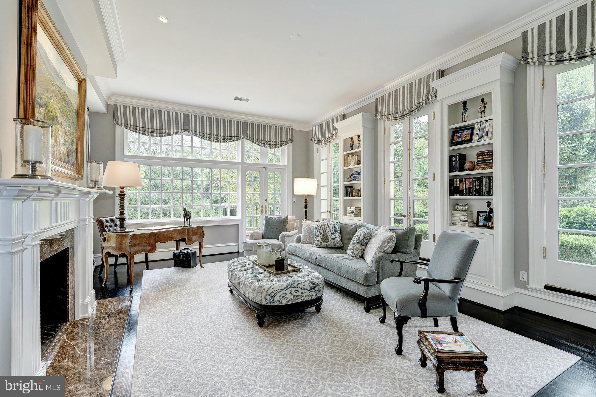 CHAIN BRIDGE - Residential