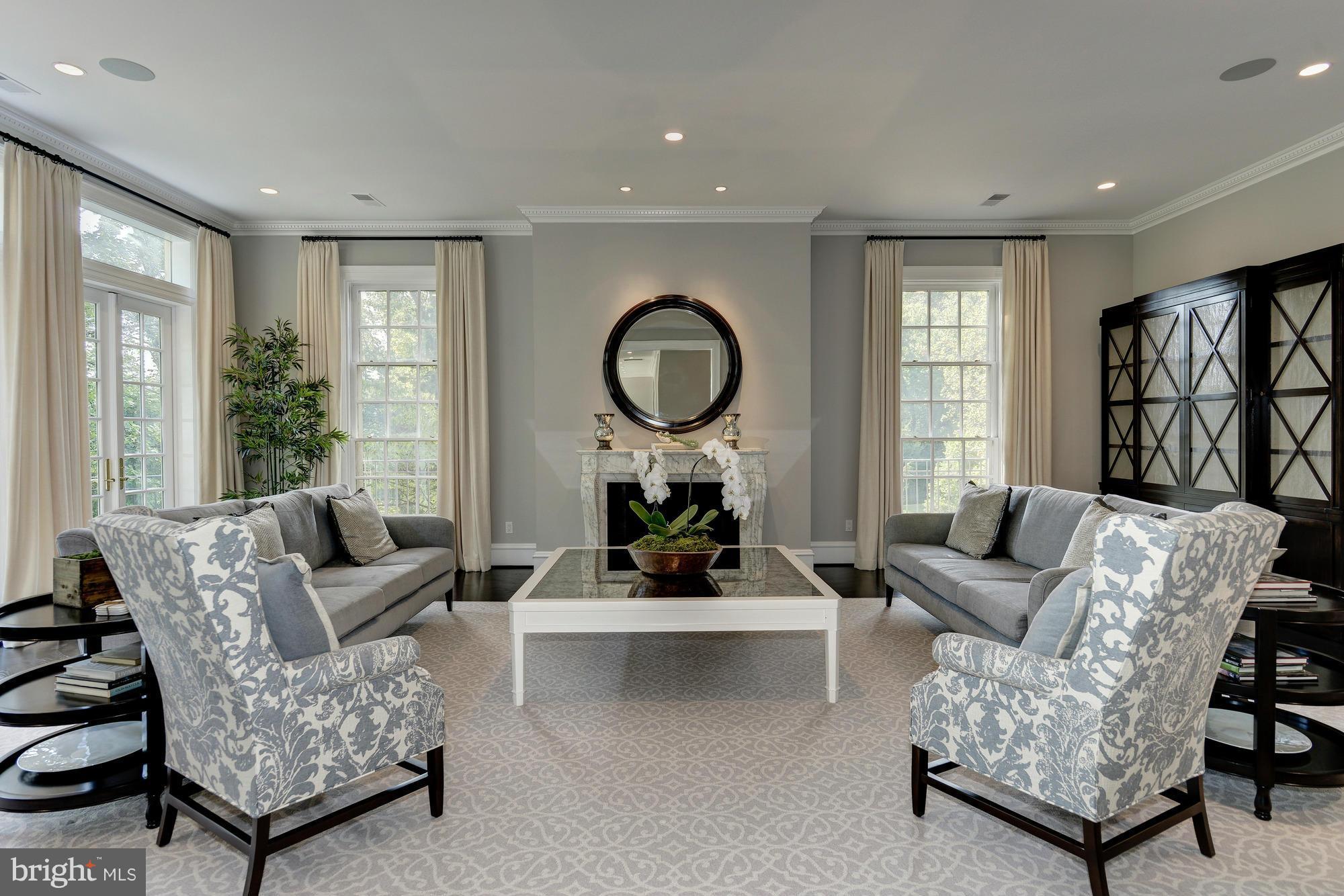 CHAIN BRIDGE - Residential