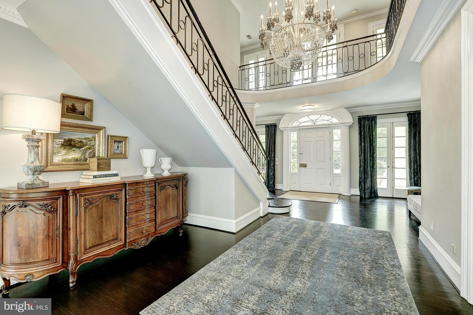 CHAIN BRIDGE - Residential