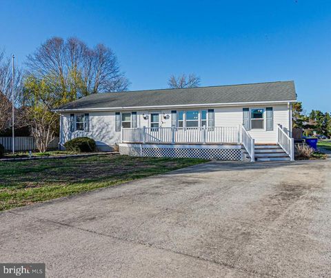 Homes For Sale - 37725 E Pond Circle<br/> SELBYVILLE, DE 19975