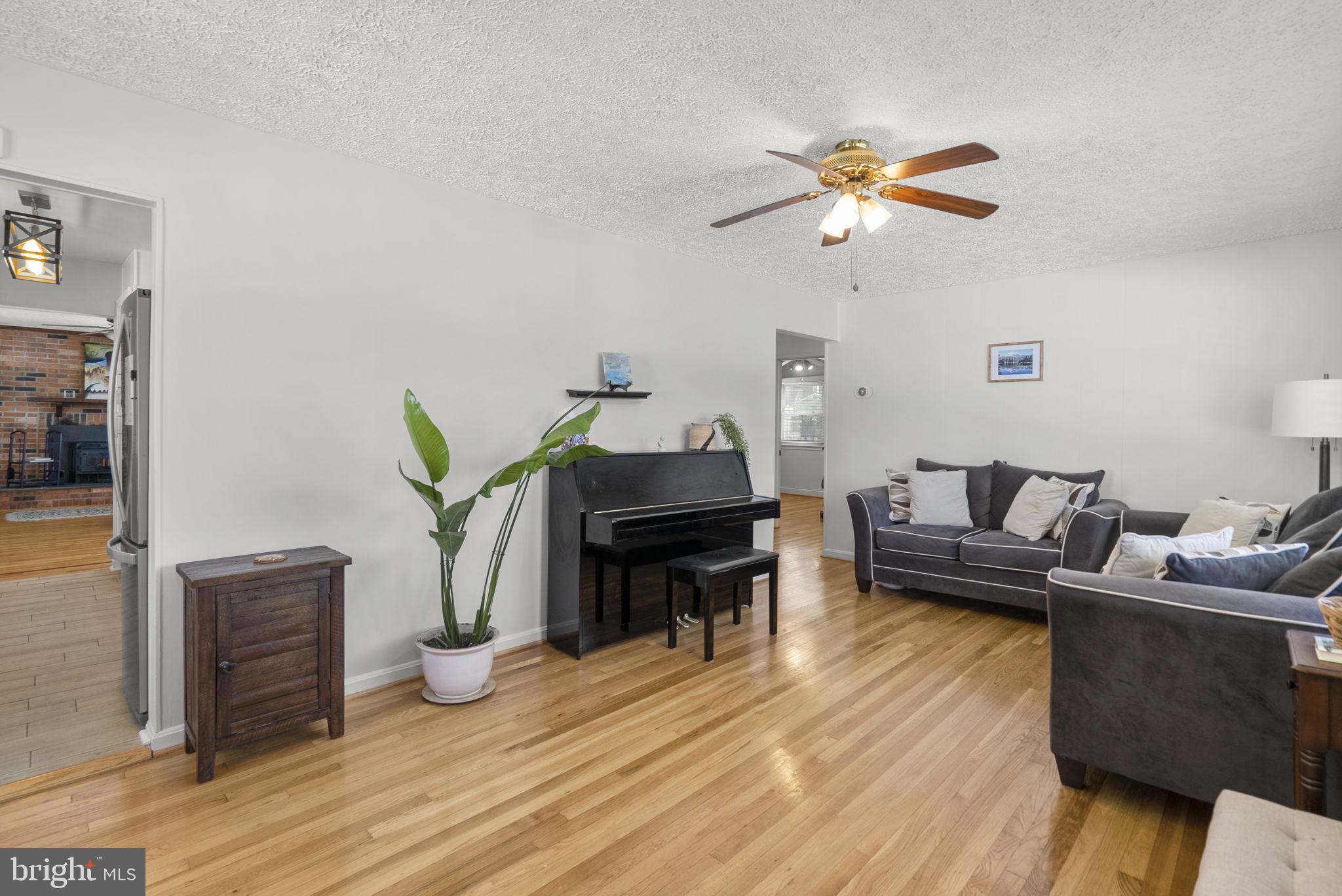 1108 GRANDIN AVENUE
