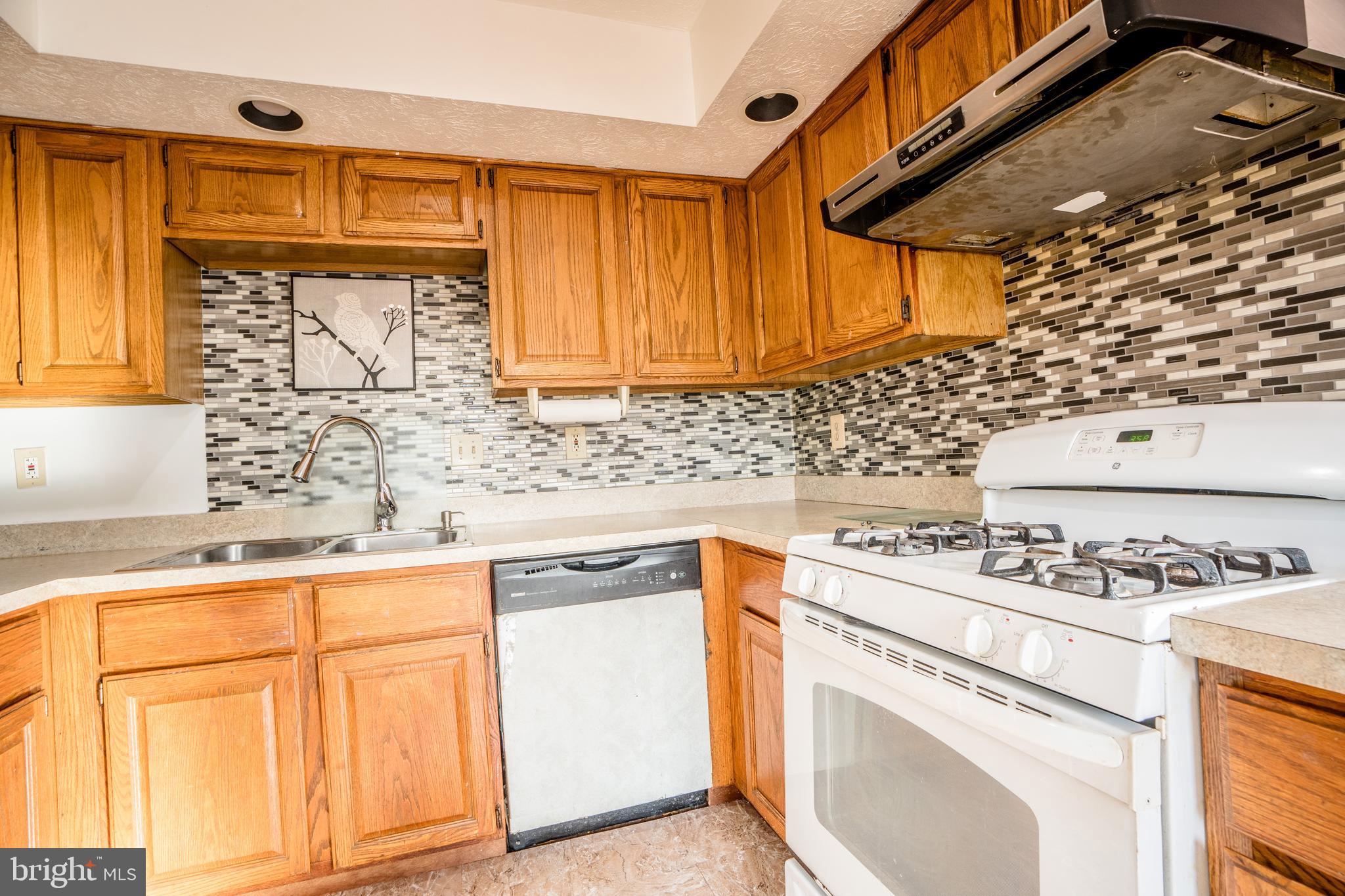 CEDARSIDE FARM - Residential Lease