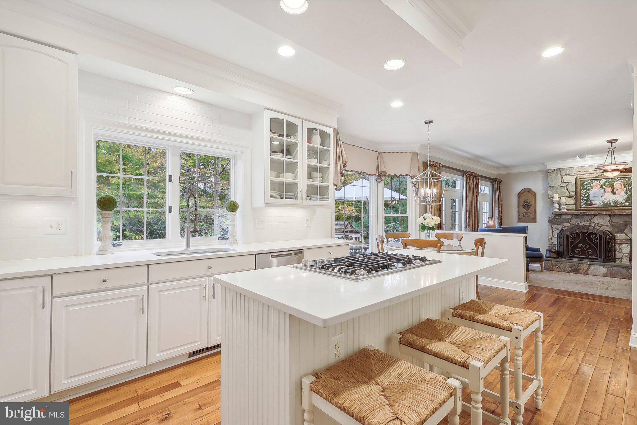 LOWES ISLAND - Residential