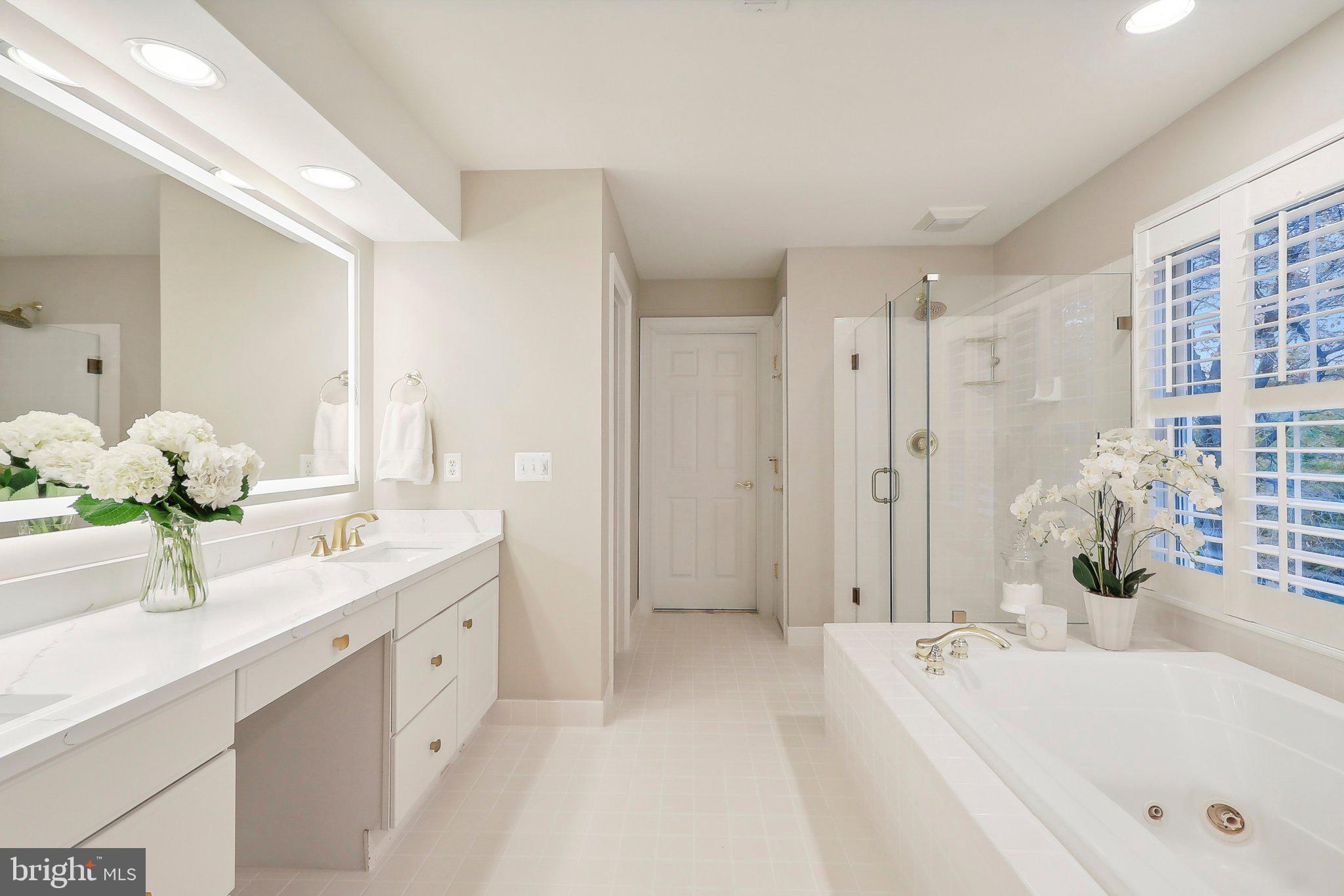 LOWES ISLAND - Residential