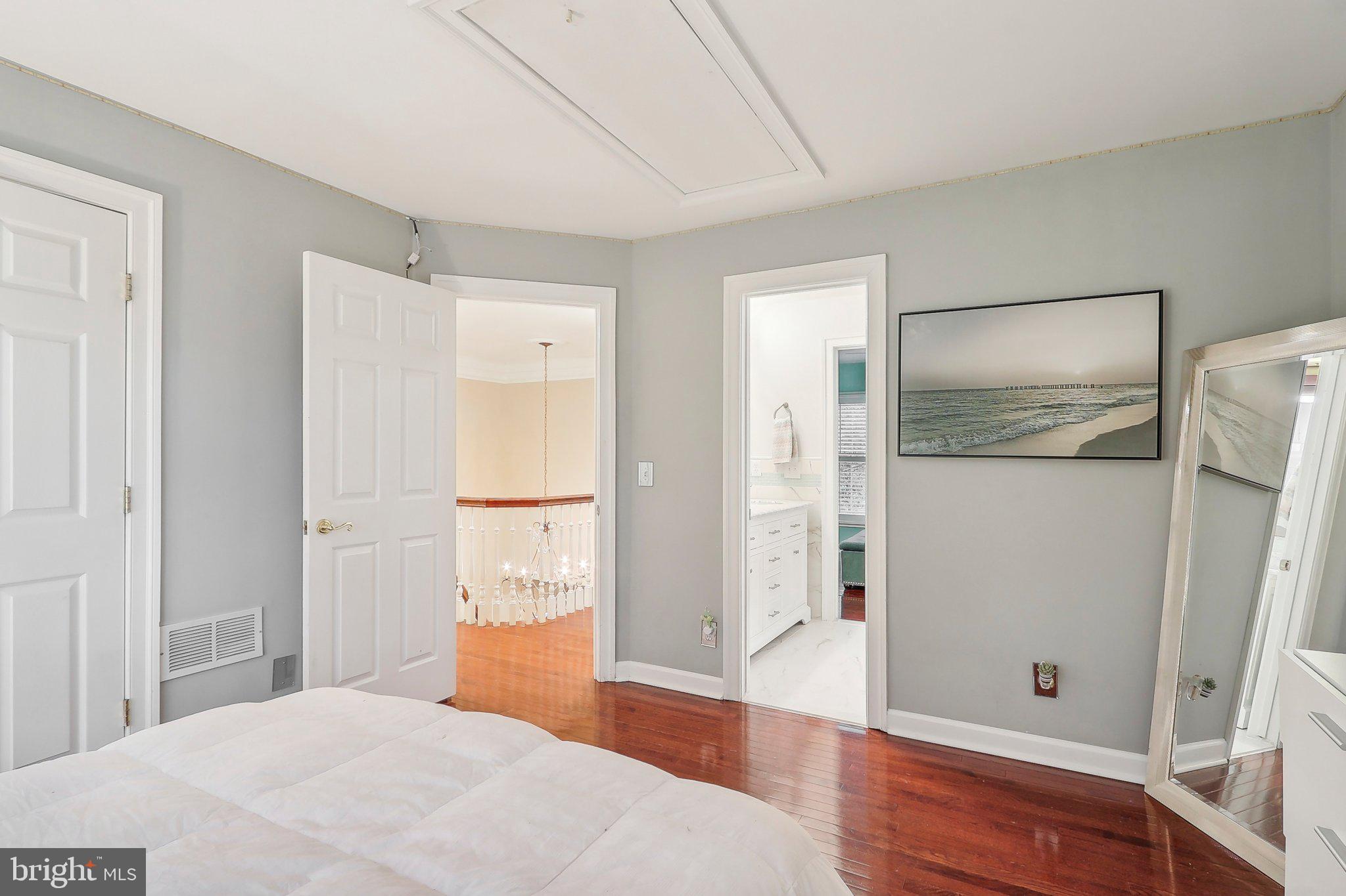 LOWES ISLAND - Residential