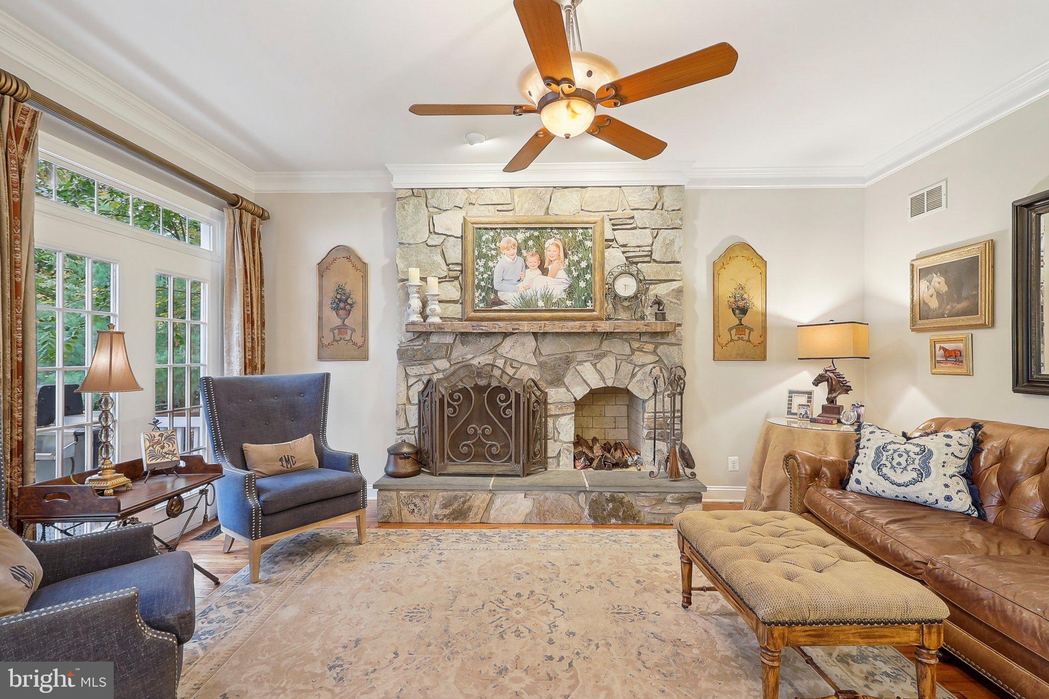 LOWES ISLAND - Residential