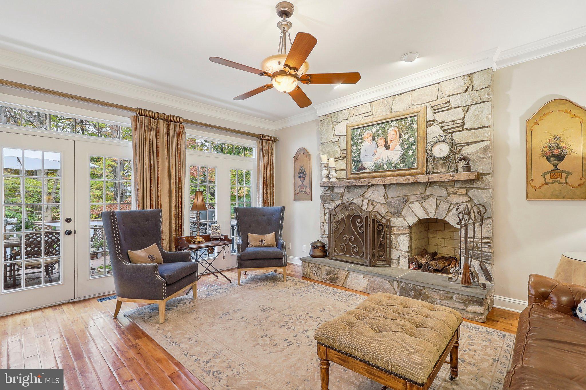 LOWES ISLAND - Residential