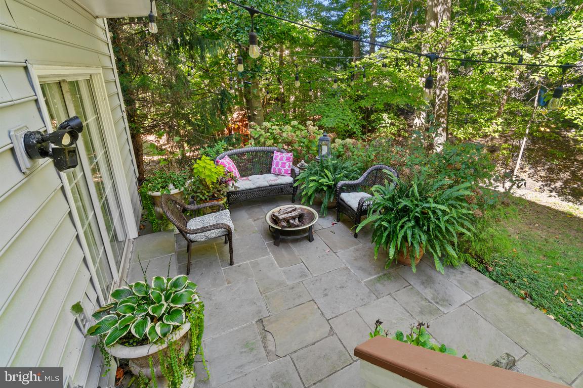 LOWES ISLAND - Residential