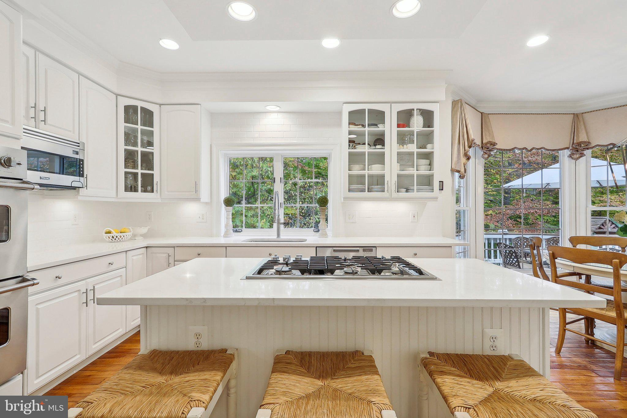 LOWES ISLAND - Residential