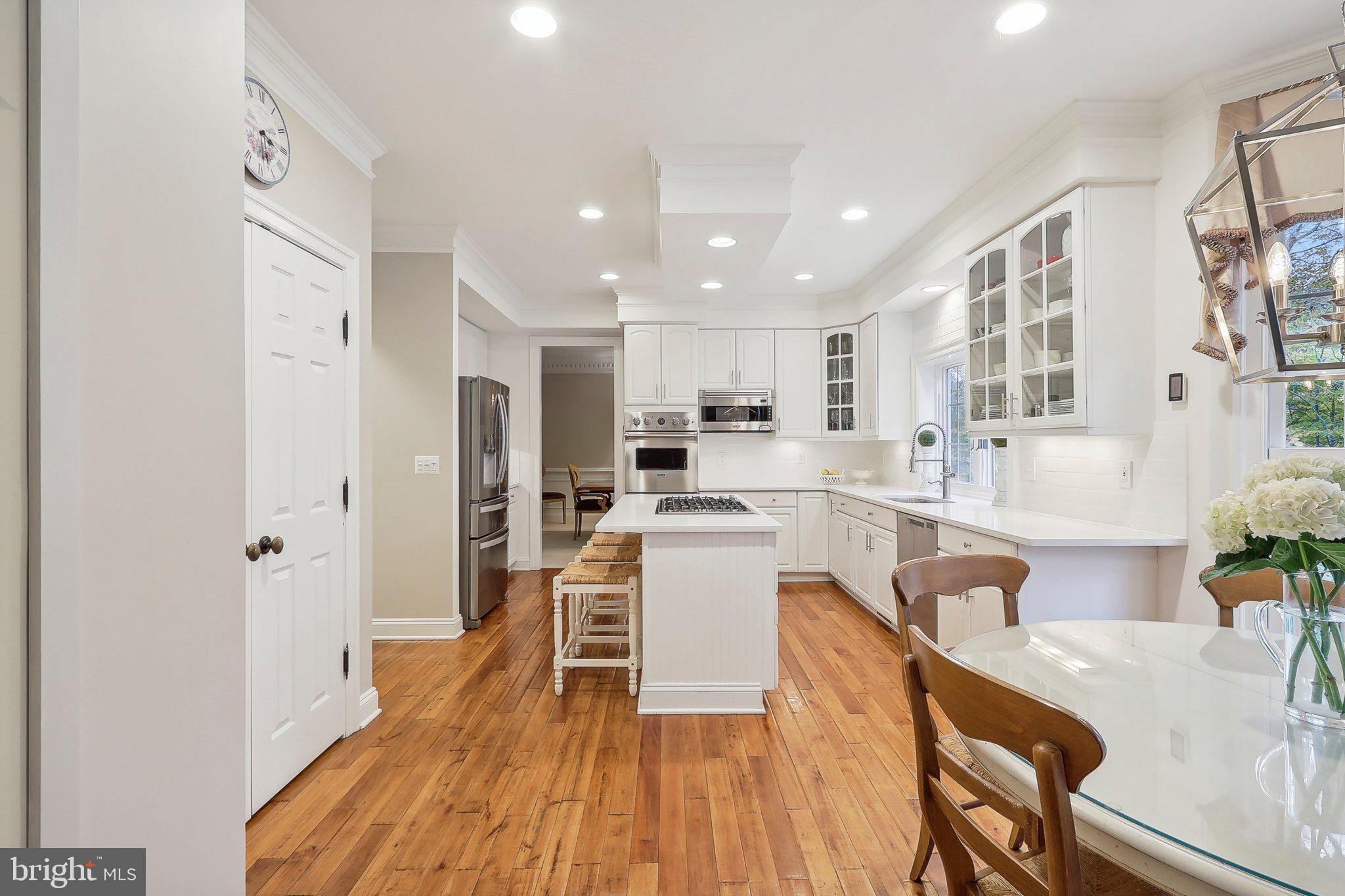 LOWES ISLAND - Residential