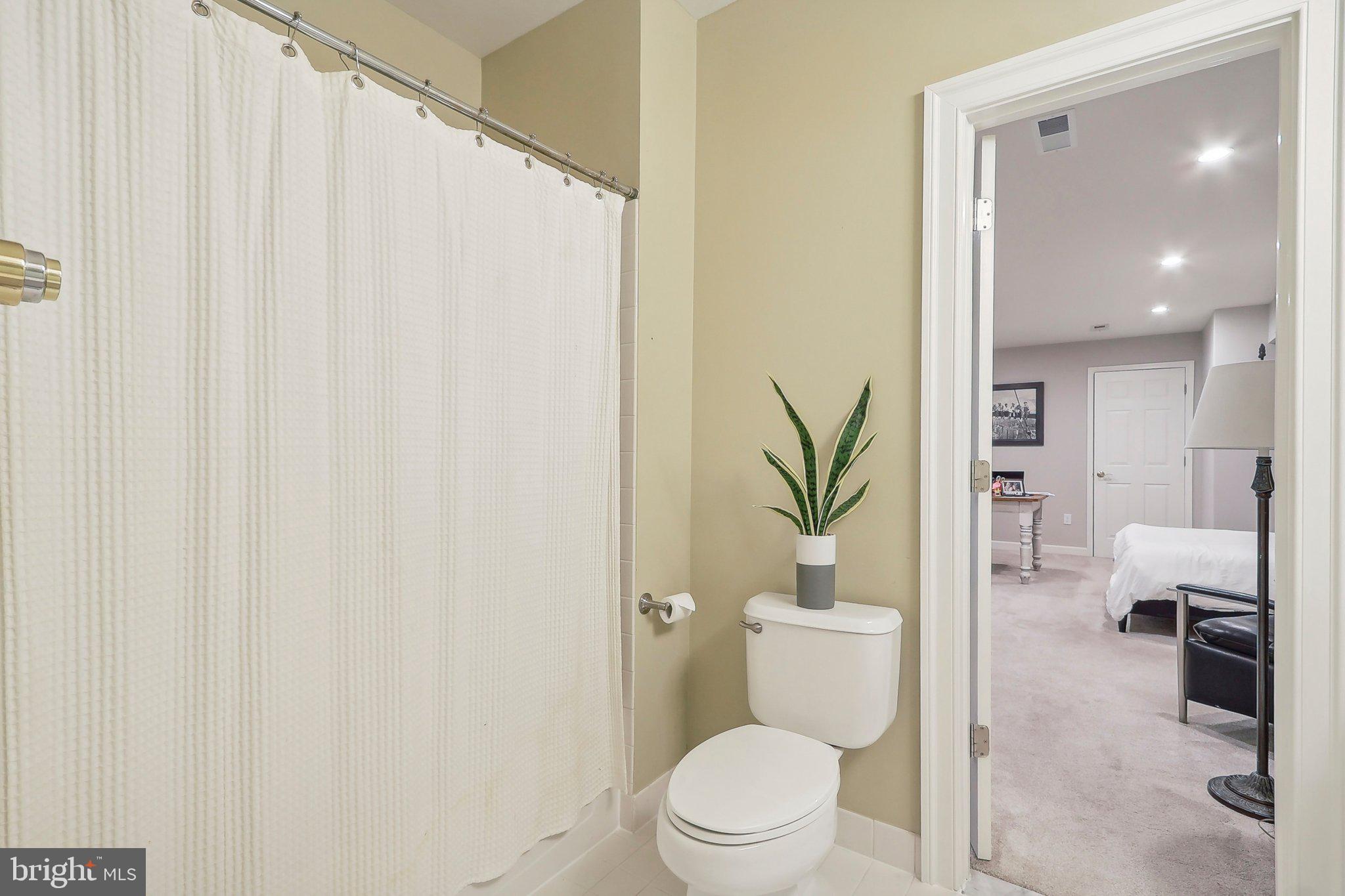 LOWES ISLAND - Residential