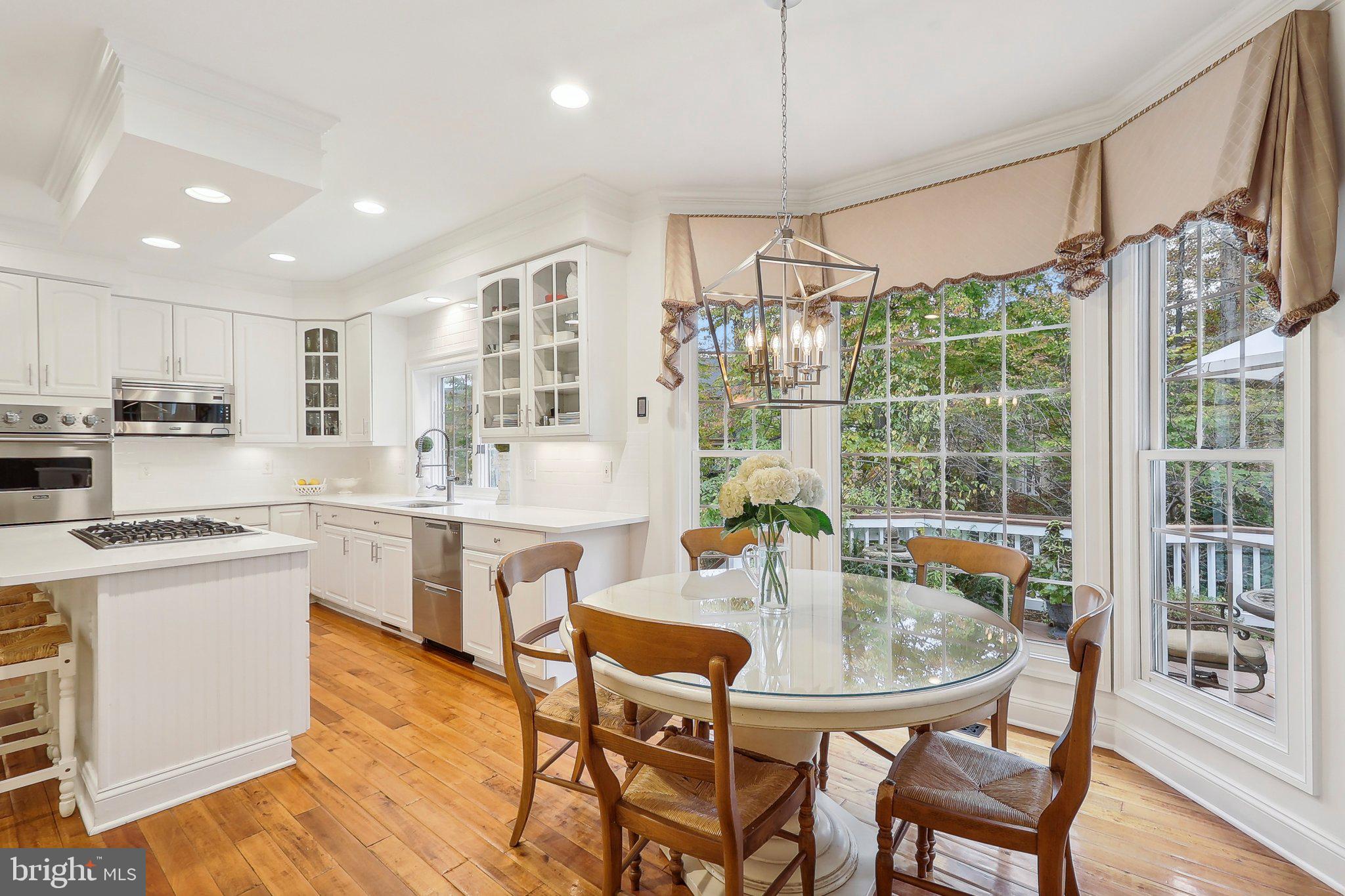 LOWES ISLAND - Residential