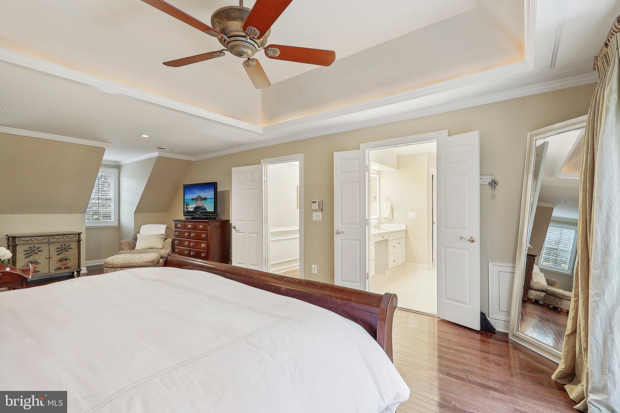 LOWES ISLAND - Residential