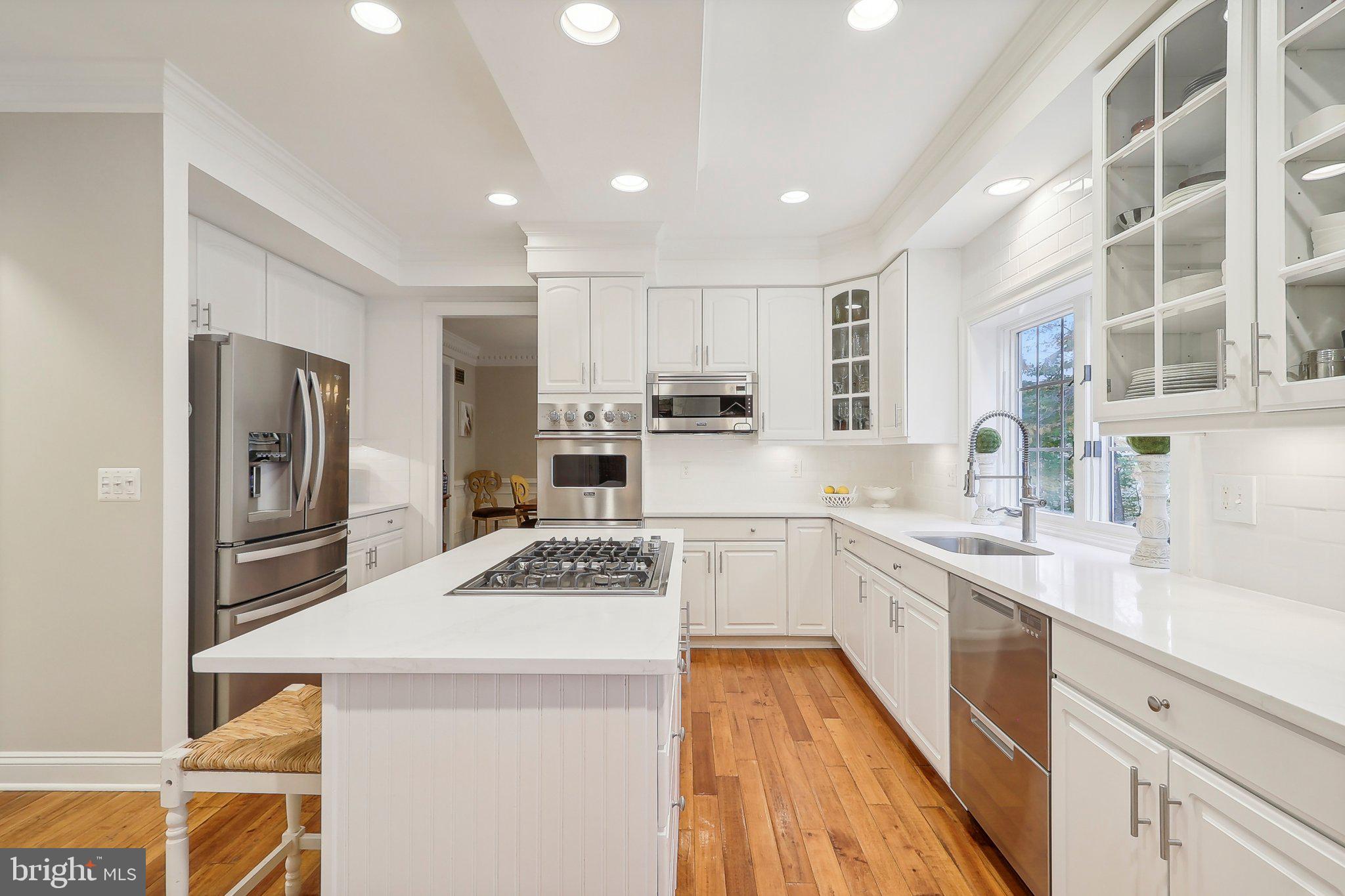 LOWES ISLAND - Residential