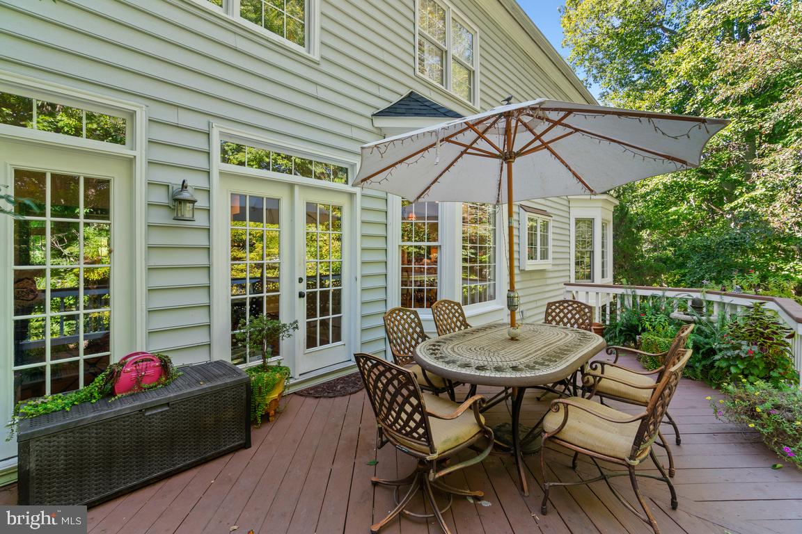 LOWES ISLAND - Residential