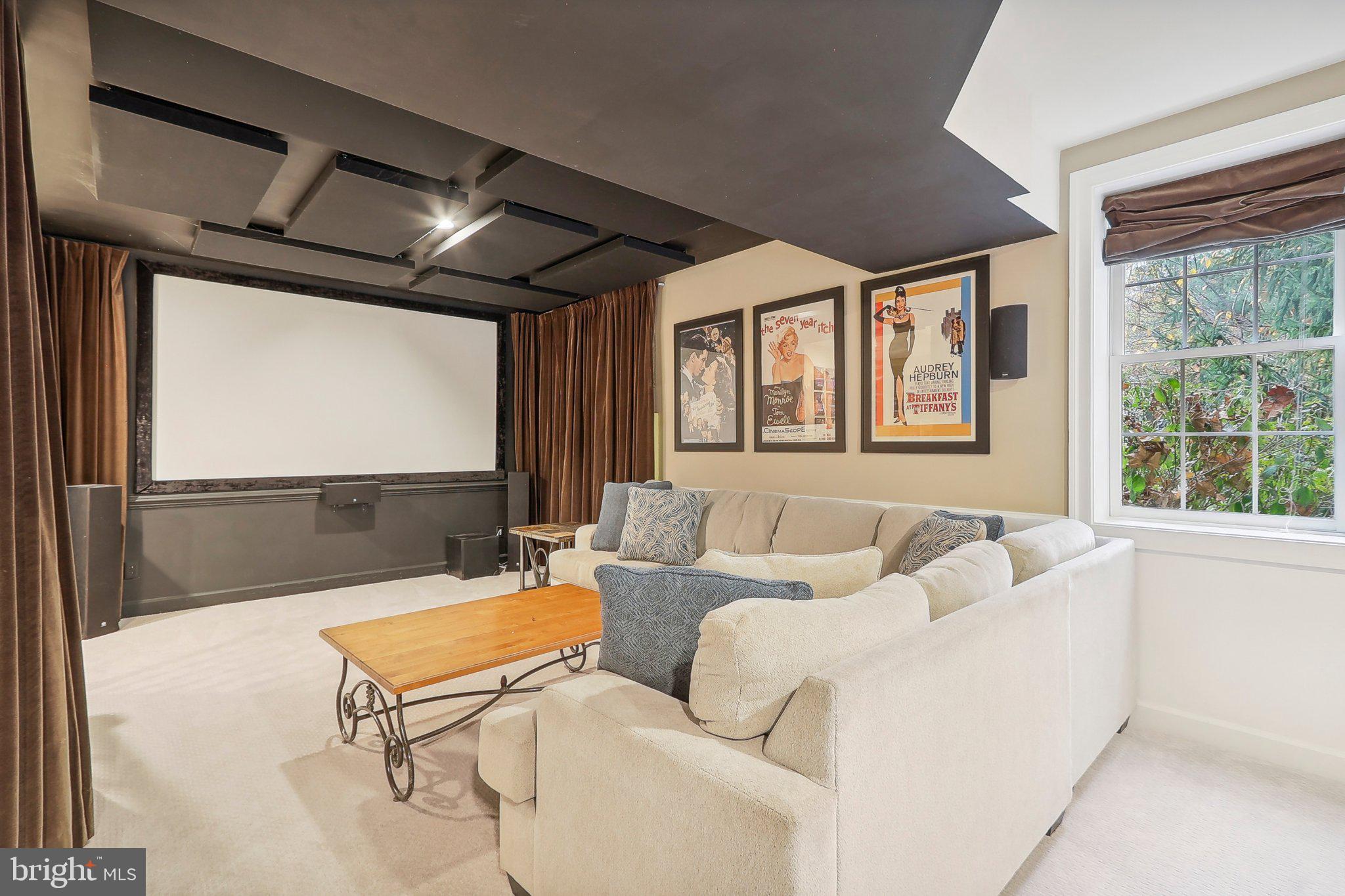 LOWES ISLAND - Residential