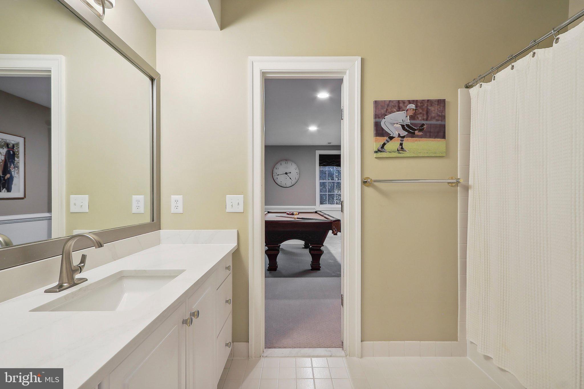 LOWES ISLAND - Residential