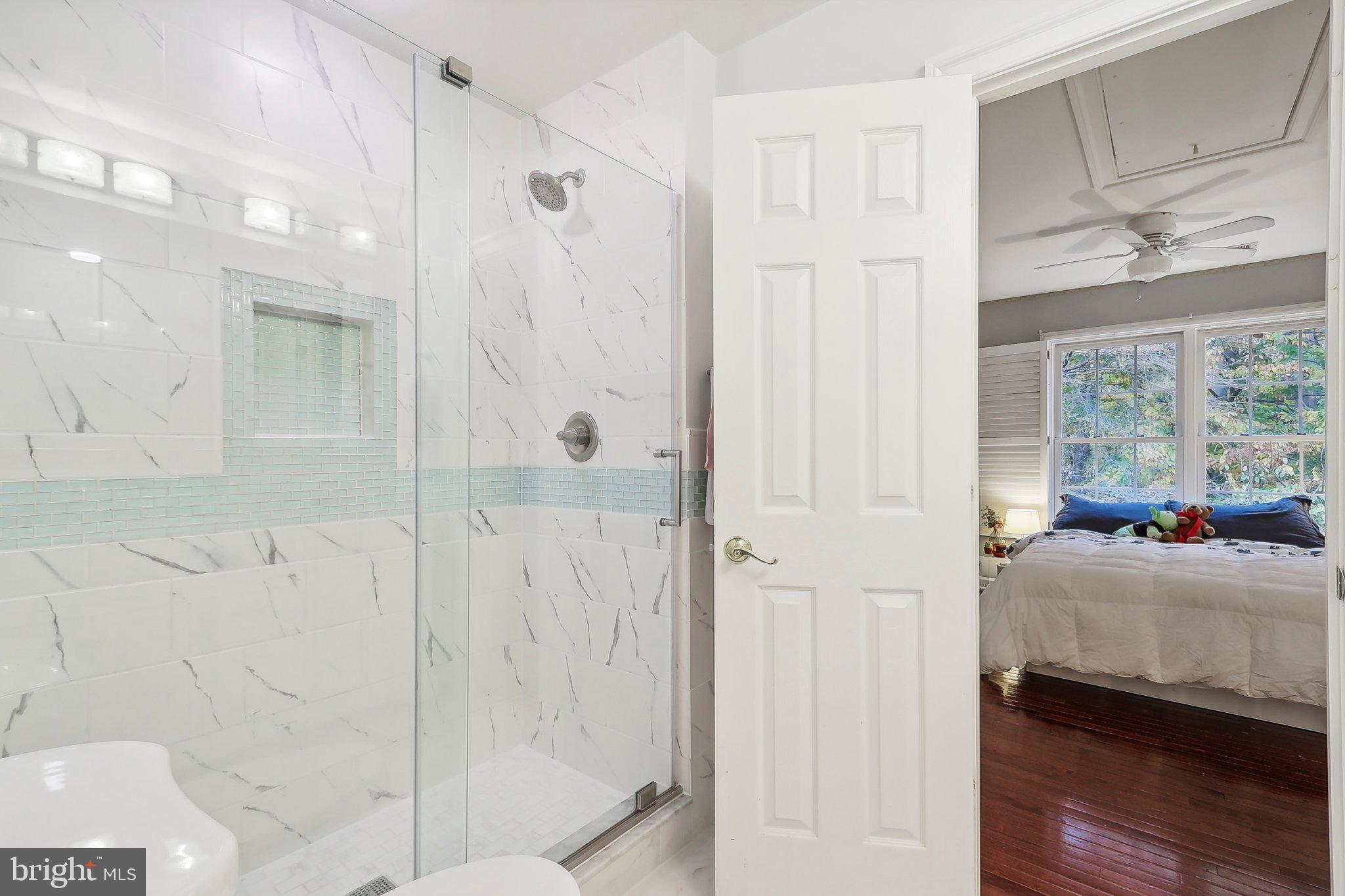 LOWES ISLAND - Residential