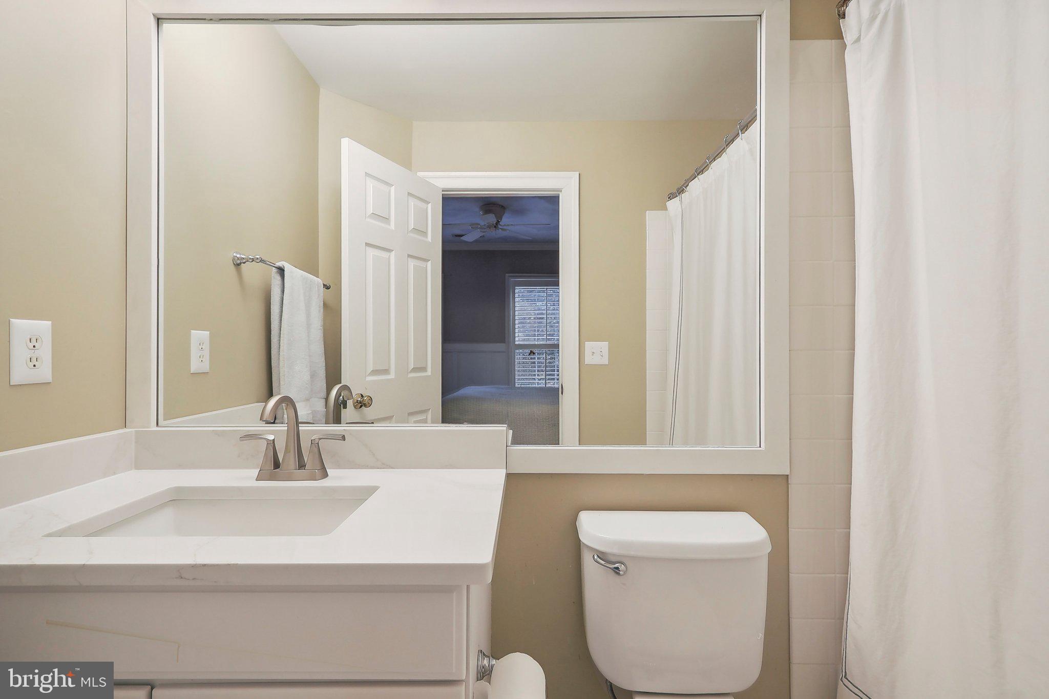 LOWES ISLAND - Residential