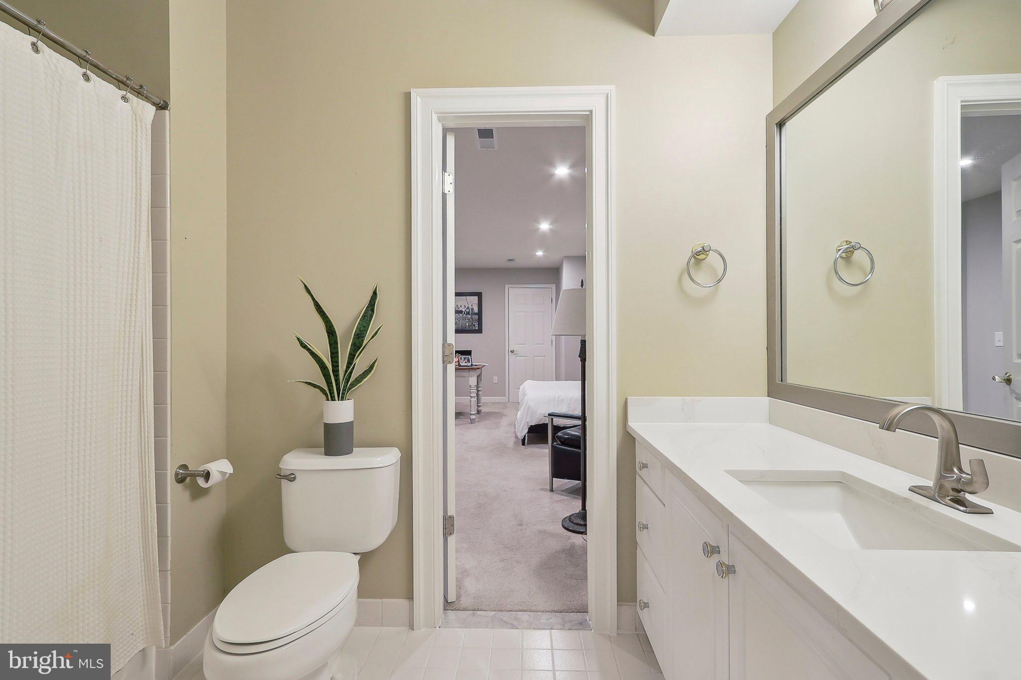 LOWES ISLAND - Residential