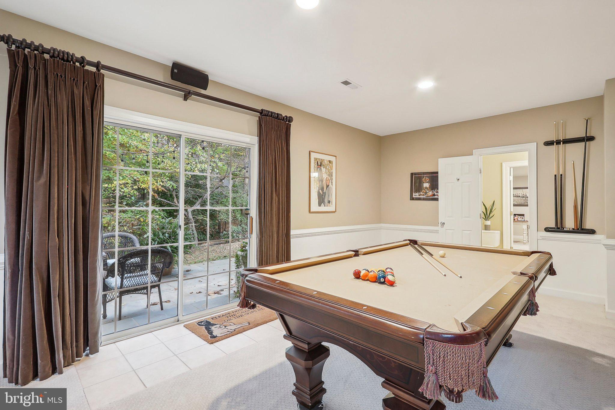 LOWES ISLAND - Residential