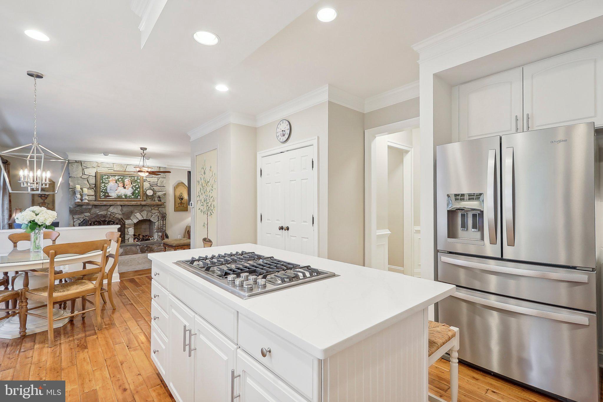 LOWES ISLAND - Residential