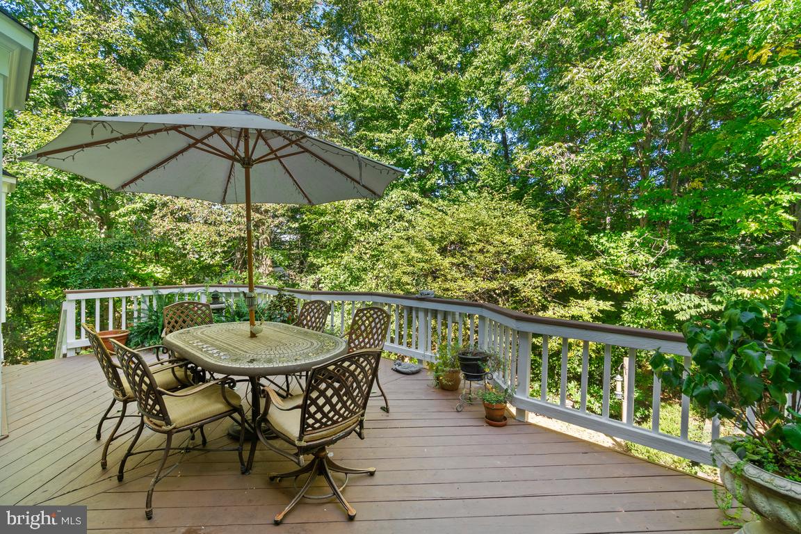 LOWES ISLAND - Residential