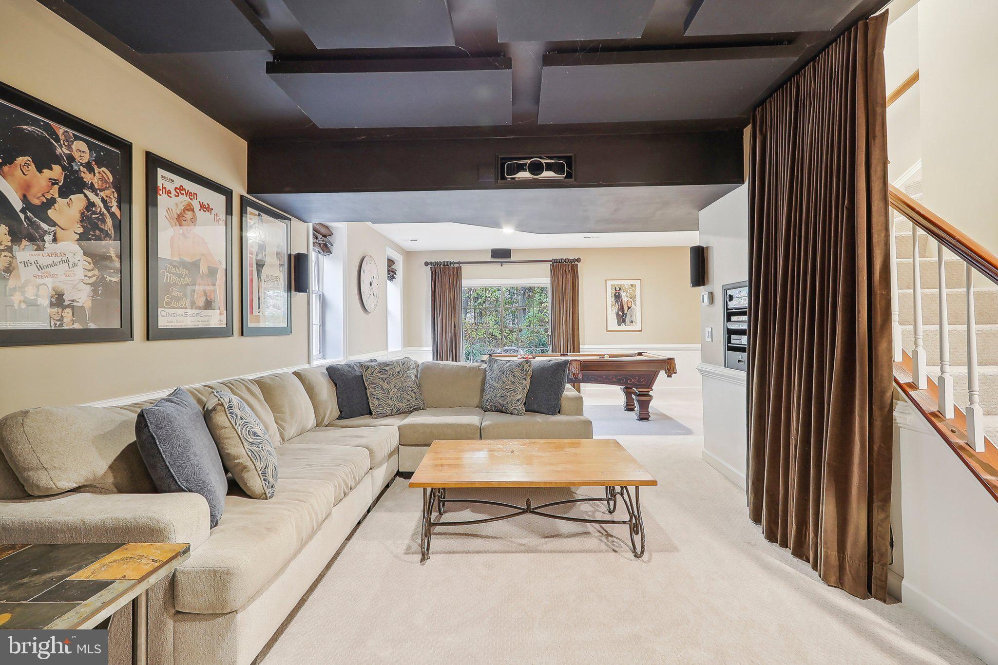 LOWES ISLAND - Residential