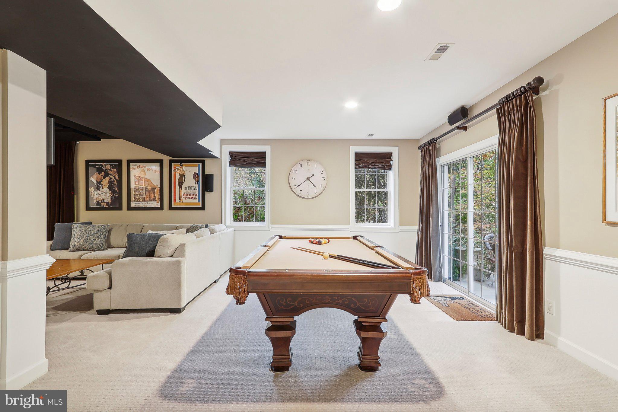 LOWES ISLAND - Residential