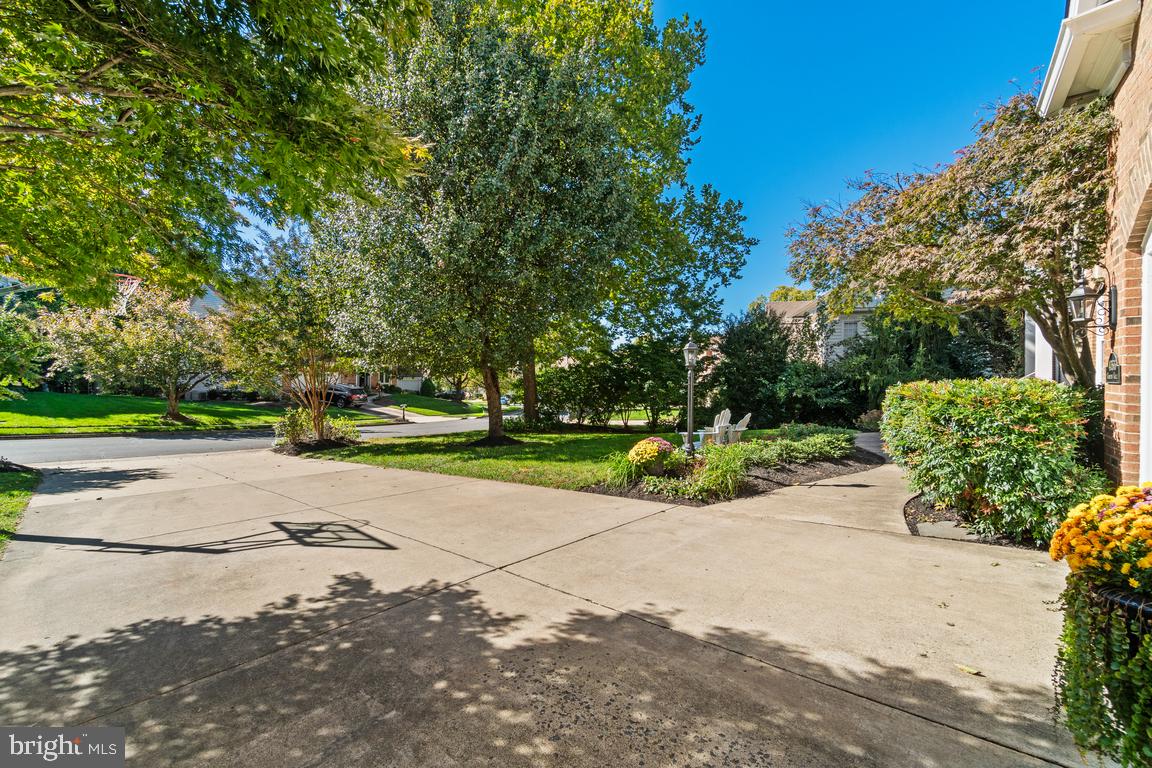 LOWES ISLAND - Residential