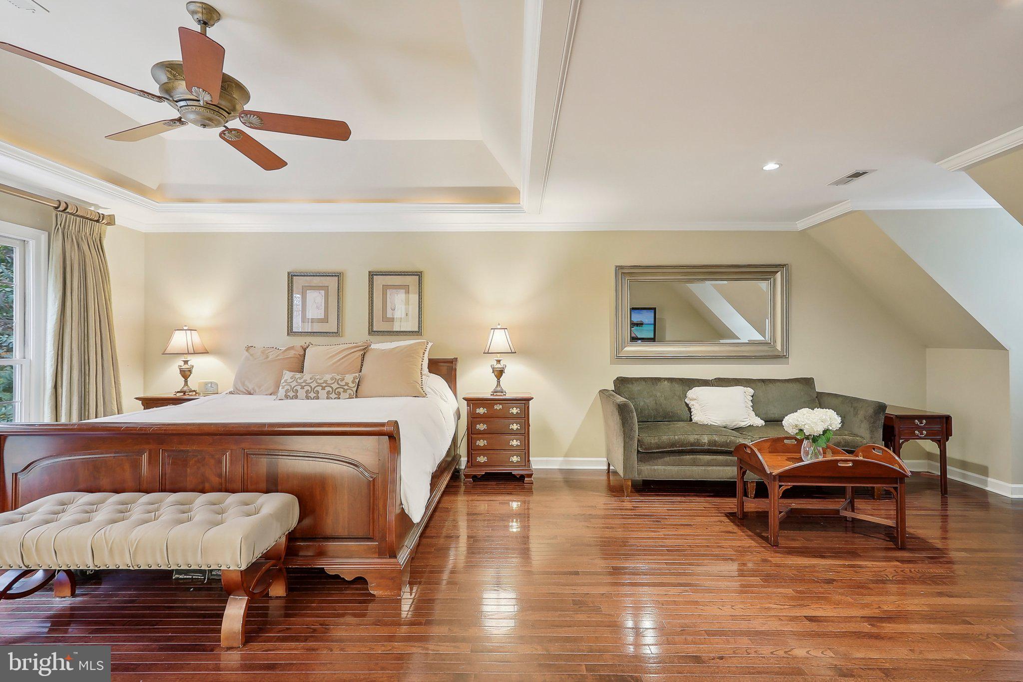 LOWES ISLAND - Residential