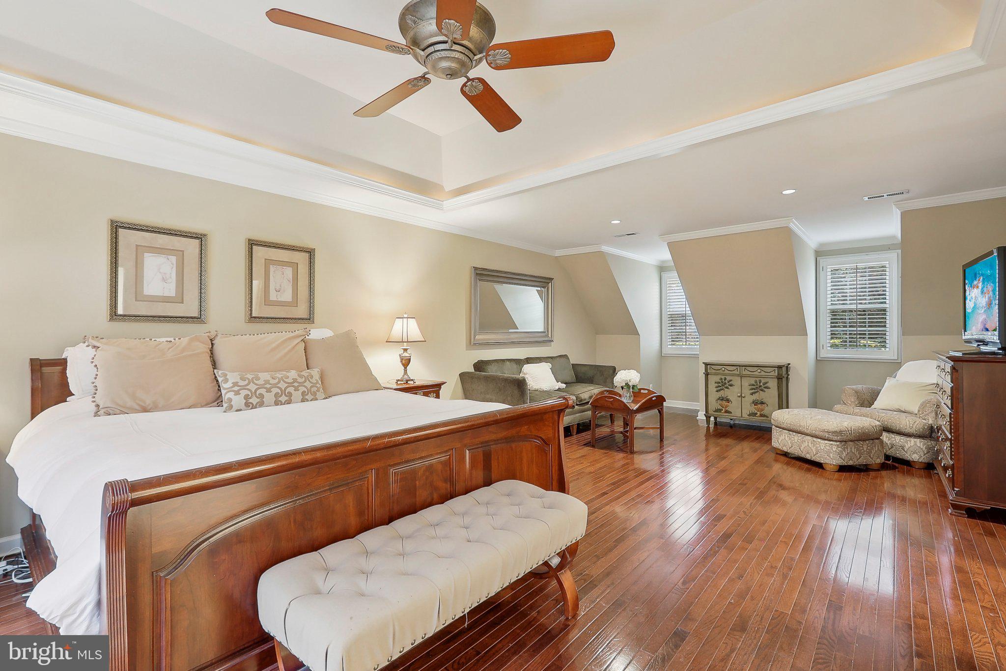 LOWES ISLAND - Residential