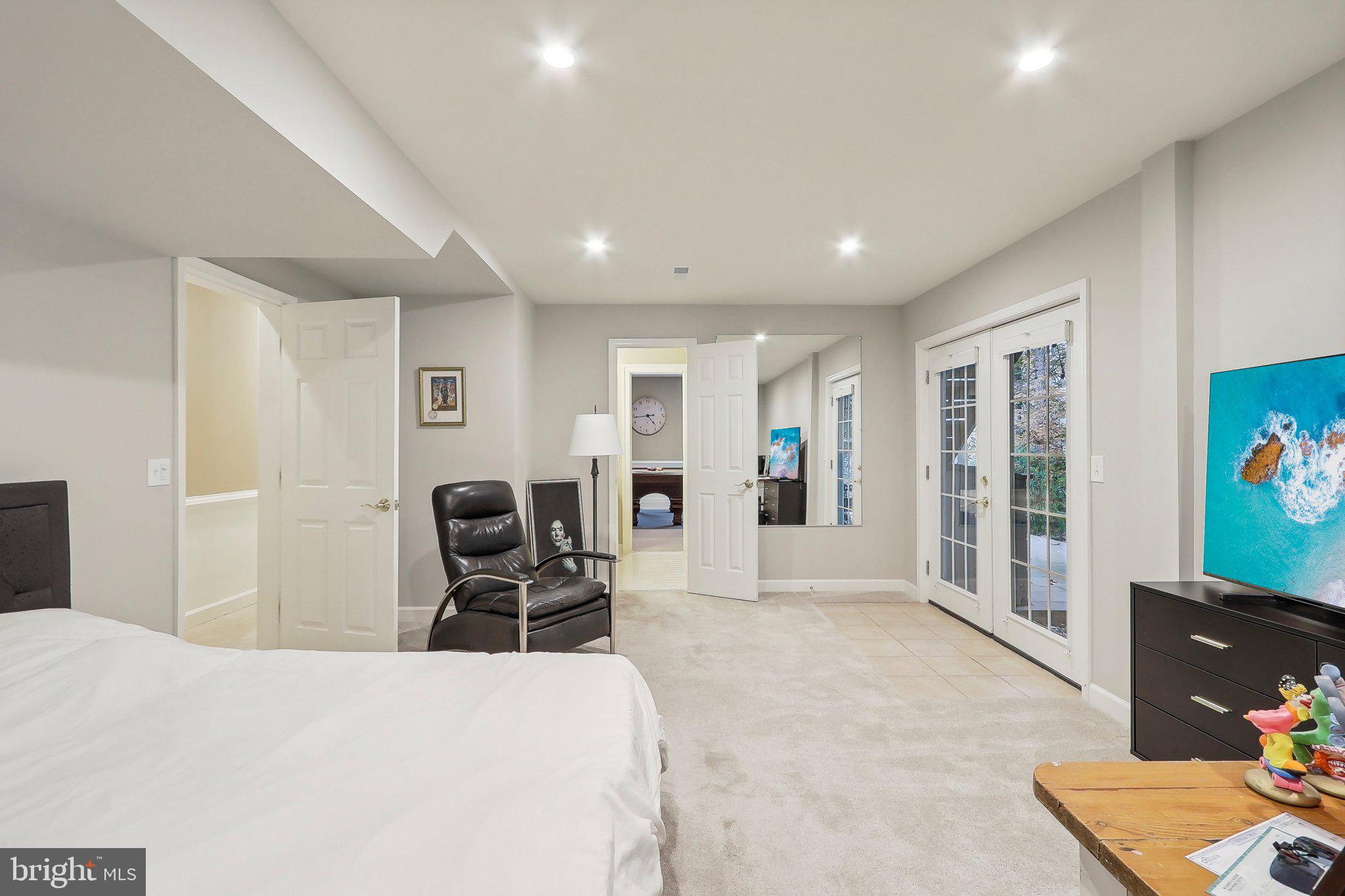 LOWES ISLAND - Residential