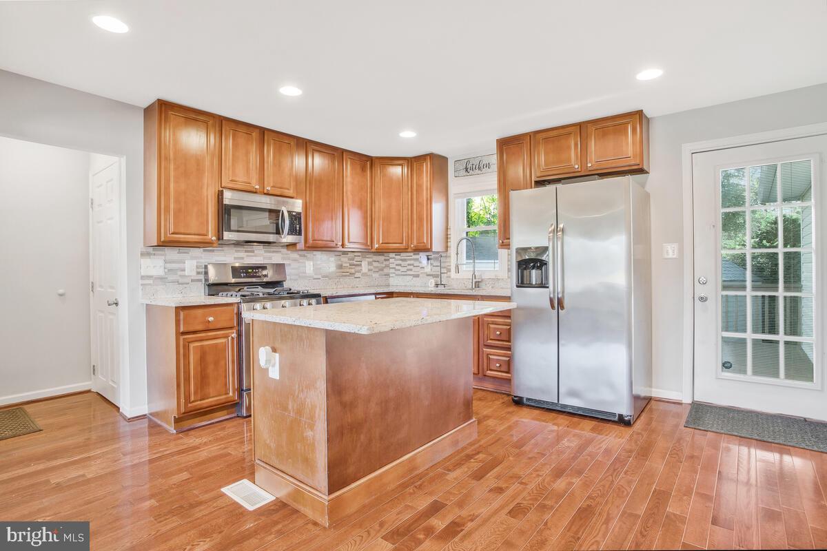 COLONIAL DRIVE - Residential