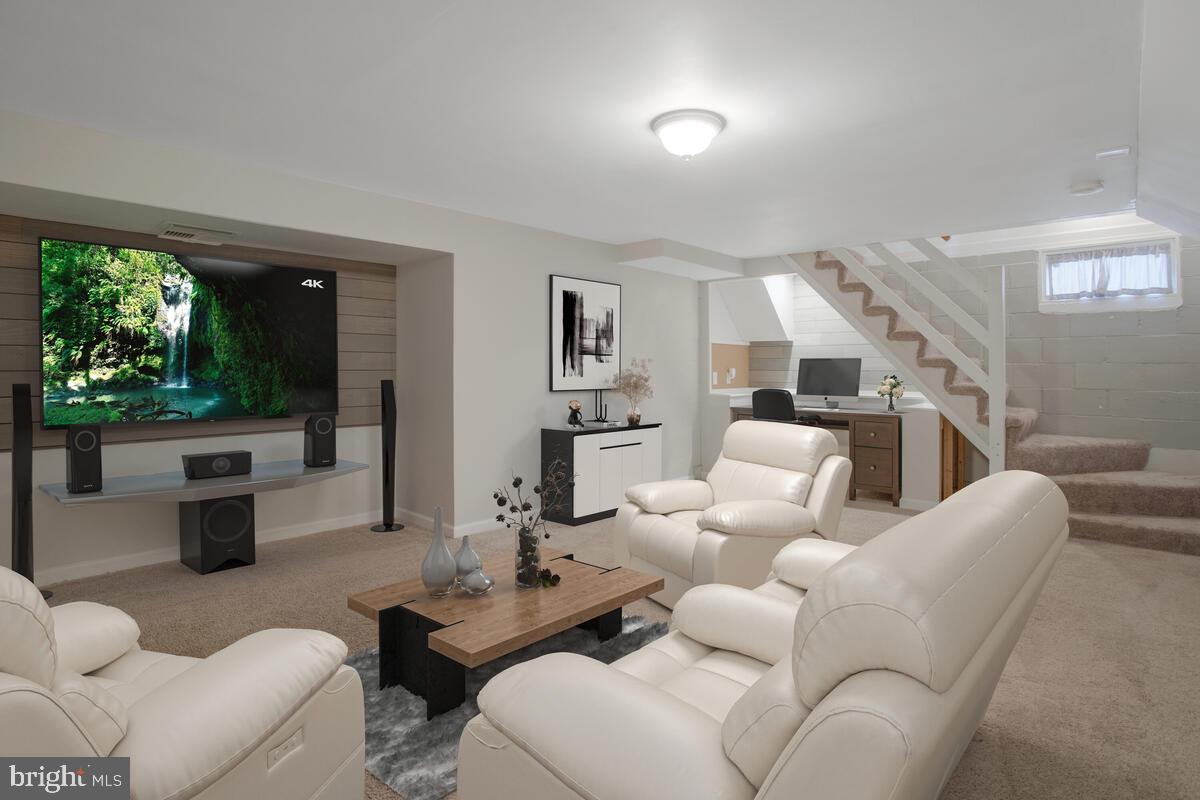 COLONIAL DRIVE - Residential