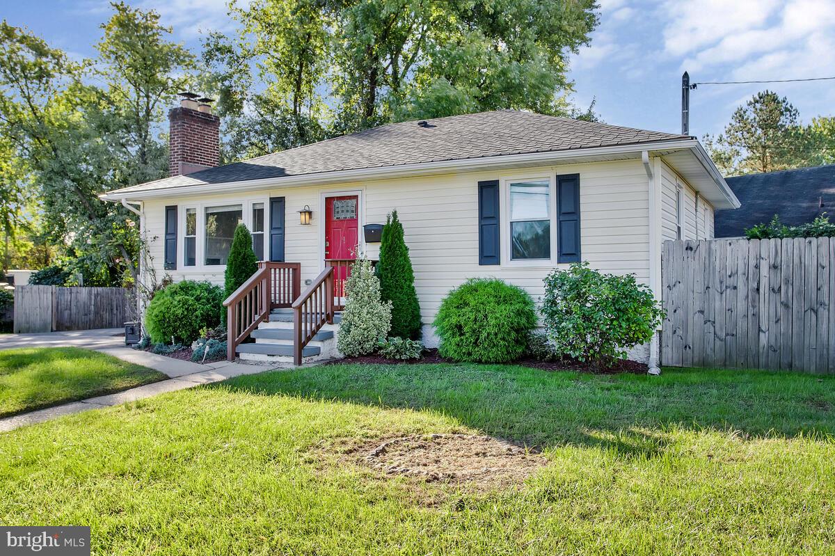 COLONIAL DRIVE - Residential