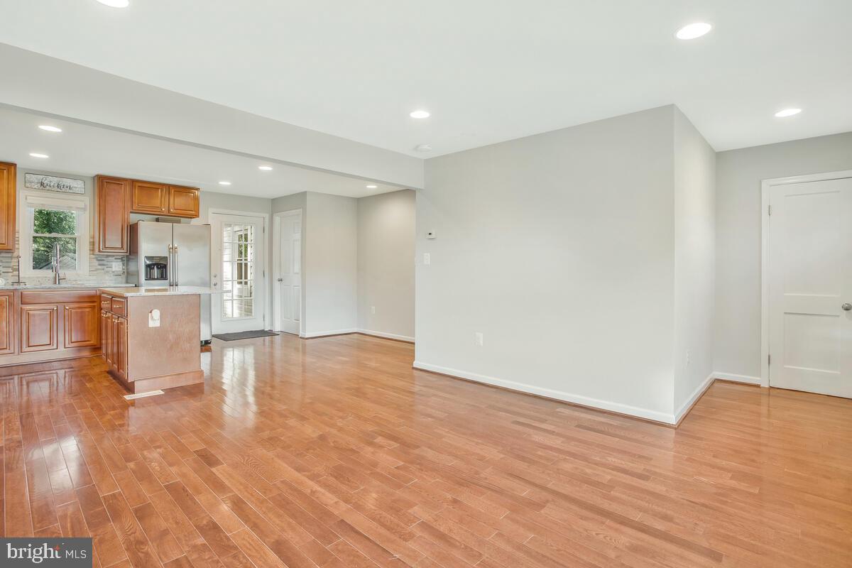 COLONIAL DRIVE - Residential