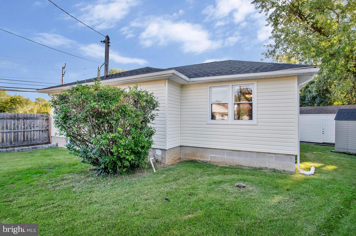 COLONIAL DRIVE - Residential